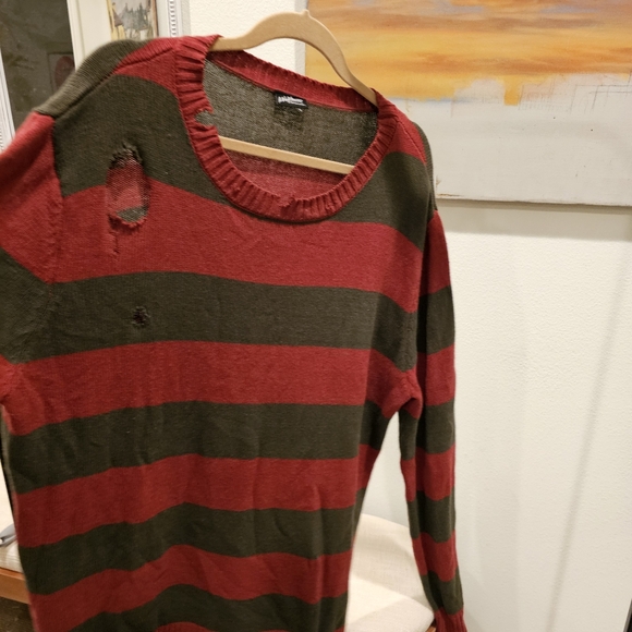 Distressed Nightmare On Elm Street Oversized Sweater - Picture 2 of 6